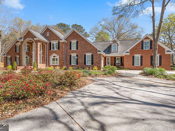 2nd image of 109 Crest Pointe