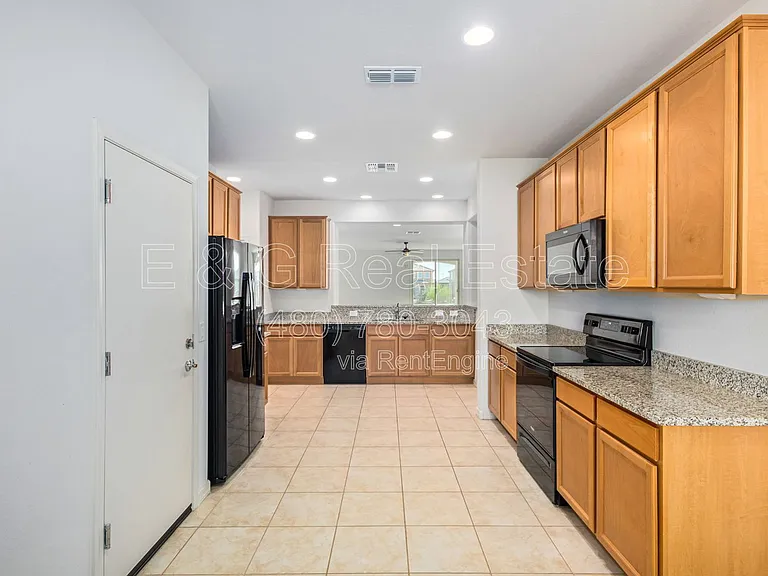 19725 W Rancho Dr — Photo 13