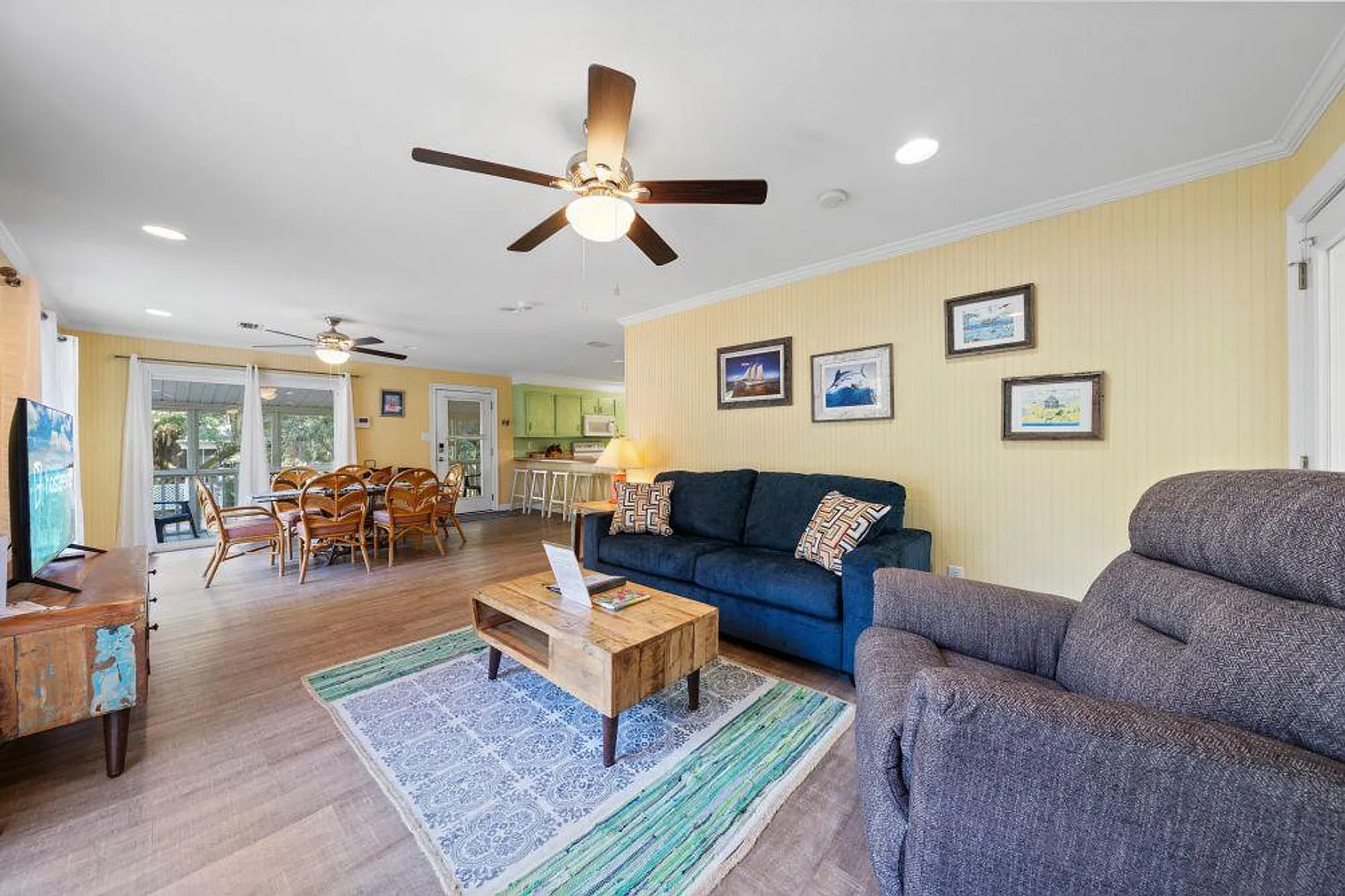 2 bed, 1.0 bath, 1194 sqft, $3,600 — Photo 1