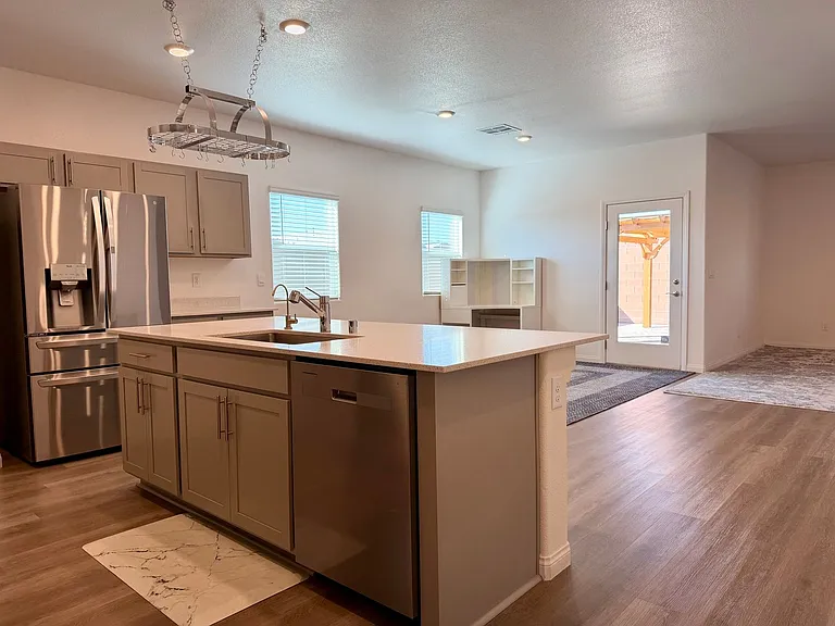 1671 Douglas Creek St — Photo 4