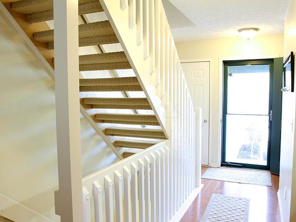 3rd image of 4034 Meadowleigh Way