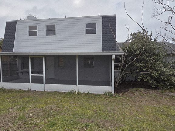5th image of 270 E Newell St