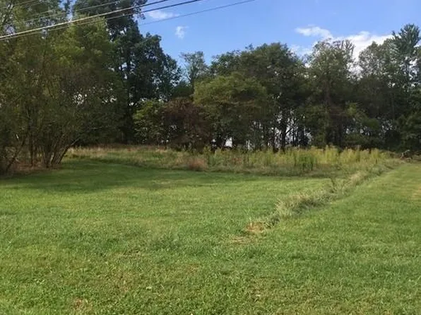 Baugh Ln, Abingdon, VA 24210