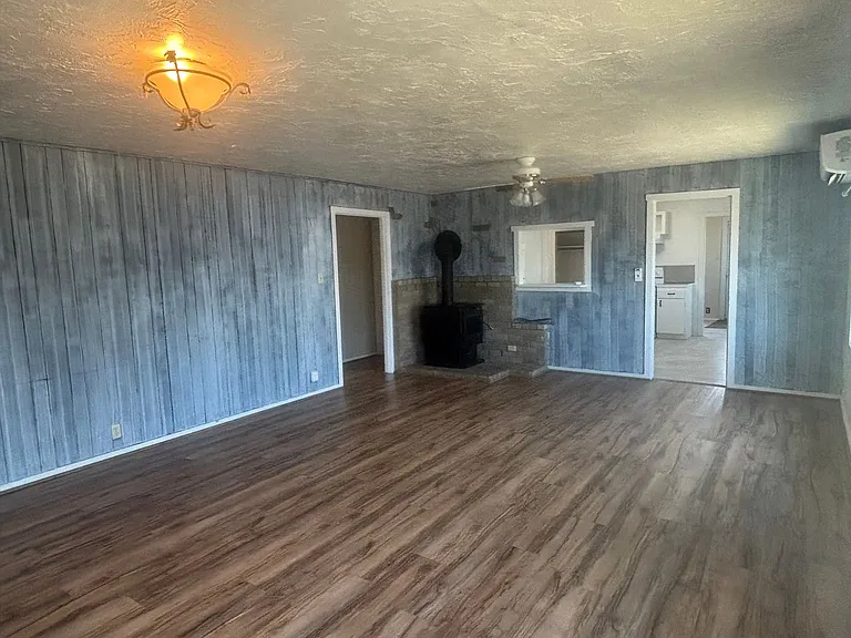 1420 Gleason Ave — Photo 3