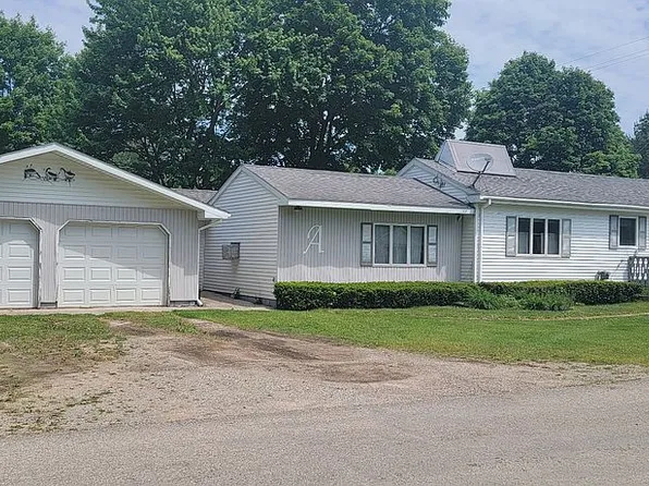 323 Evergreen St, Sheridan, MI 48884