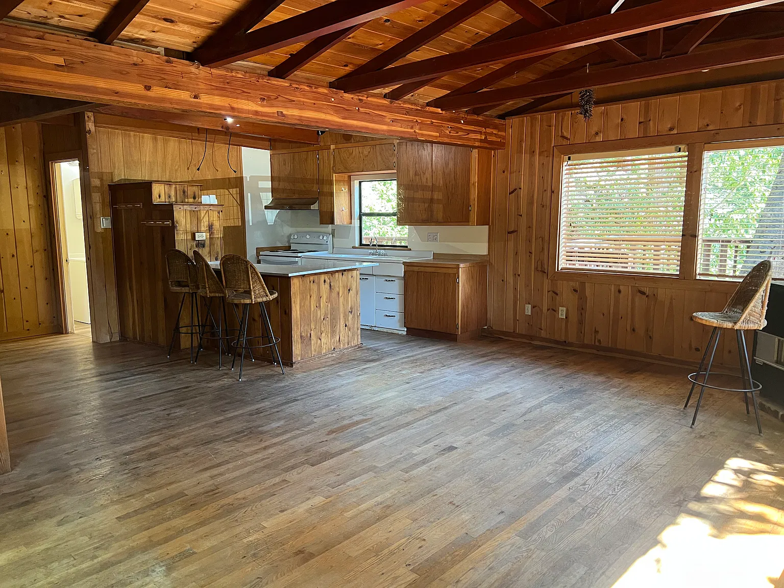 3 bed, $3,800 — Photo 2