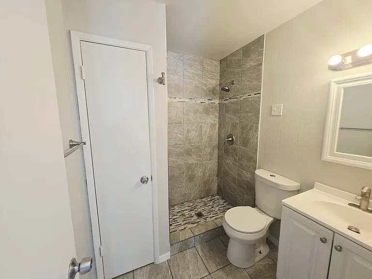 734 Spring Lake Dr — Photo 26