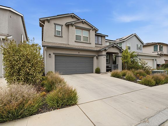 3rd image of 1024 W Prescott Avenue
