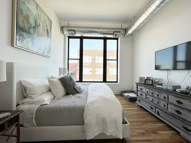1348 N. Milwaukee Ave. — Photo 6