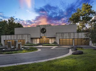 37W756 Woodgate Rd, Saint Charles, IL 60175