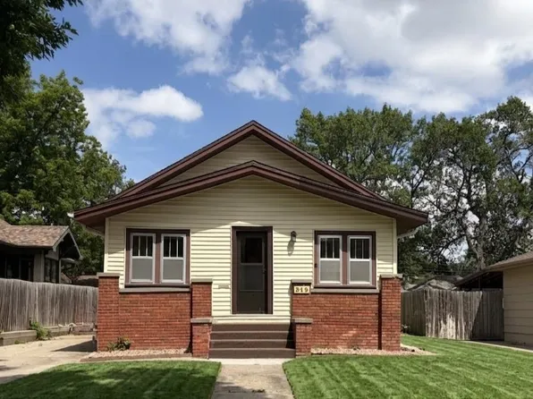 310 N Cedar Ave, Hastings, NE 68901