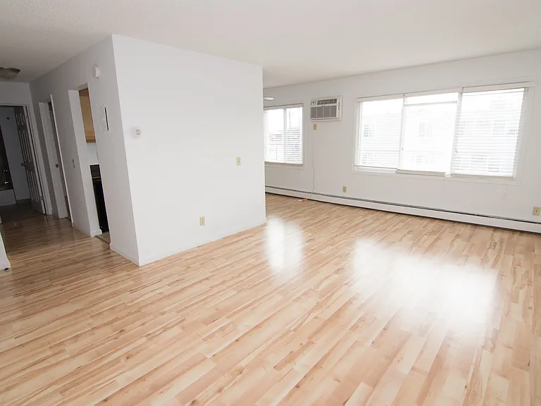 2731 Pillsbury Ave S — Photo 8