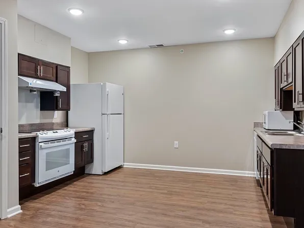 Parker Glen, 2605 J T Coffman Dr #208, Champaign, IL 61822