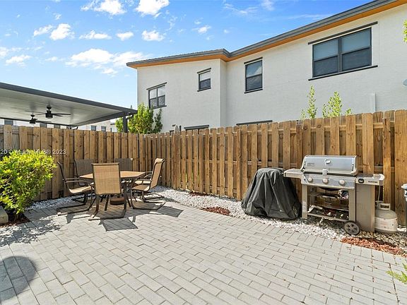 4th image of 10561 NW 78th Ter