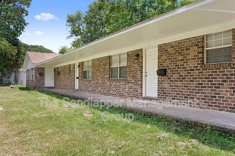 634 Cashew St #B