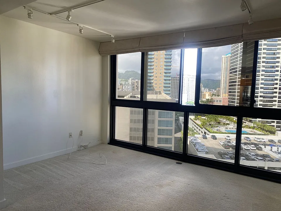600 Queen St #1208