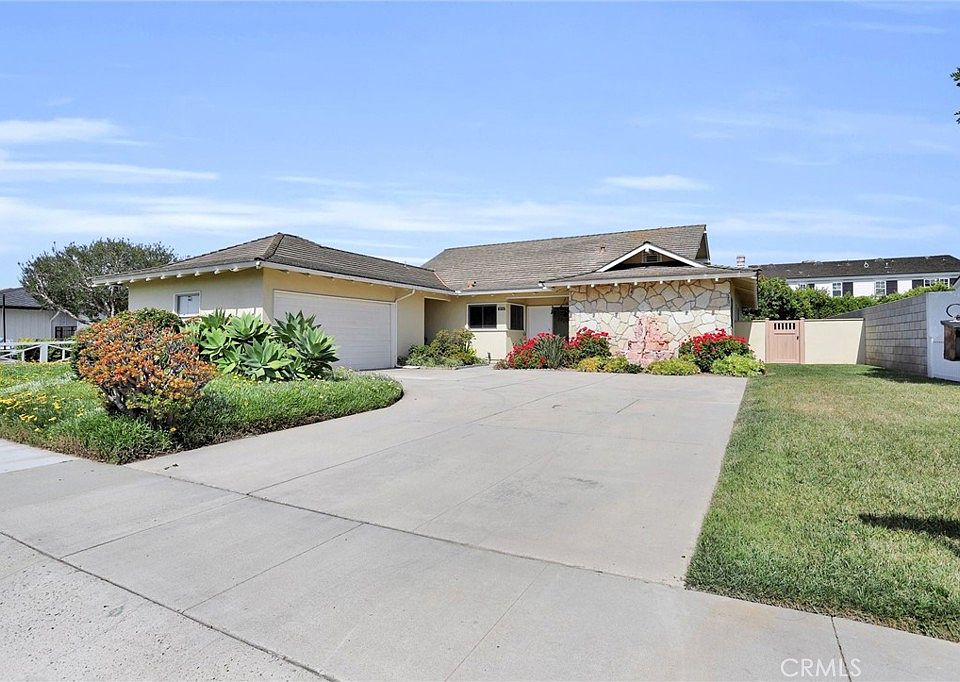 1st image of 1201 Essex Ln