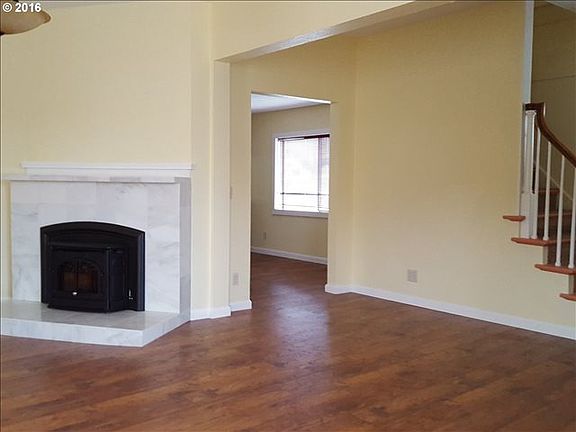 2nd image of 912 Elrod Ave