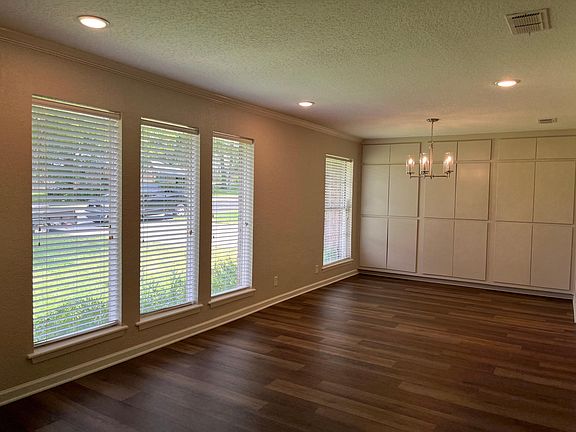 2nd image of 808 Top Hill Dr