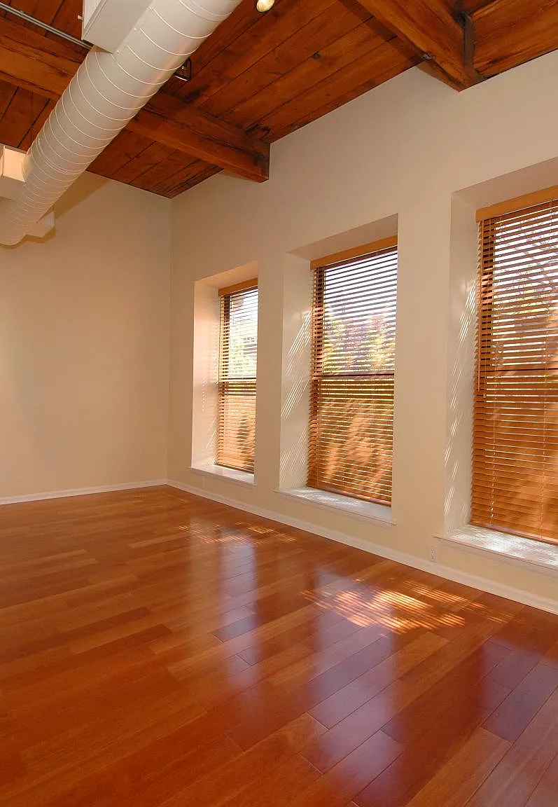 2 bed, 950 sqft, $3,050 — Photo 4