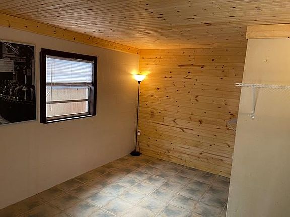 2nd image of 2514 E Jefferson St APT 13