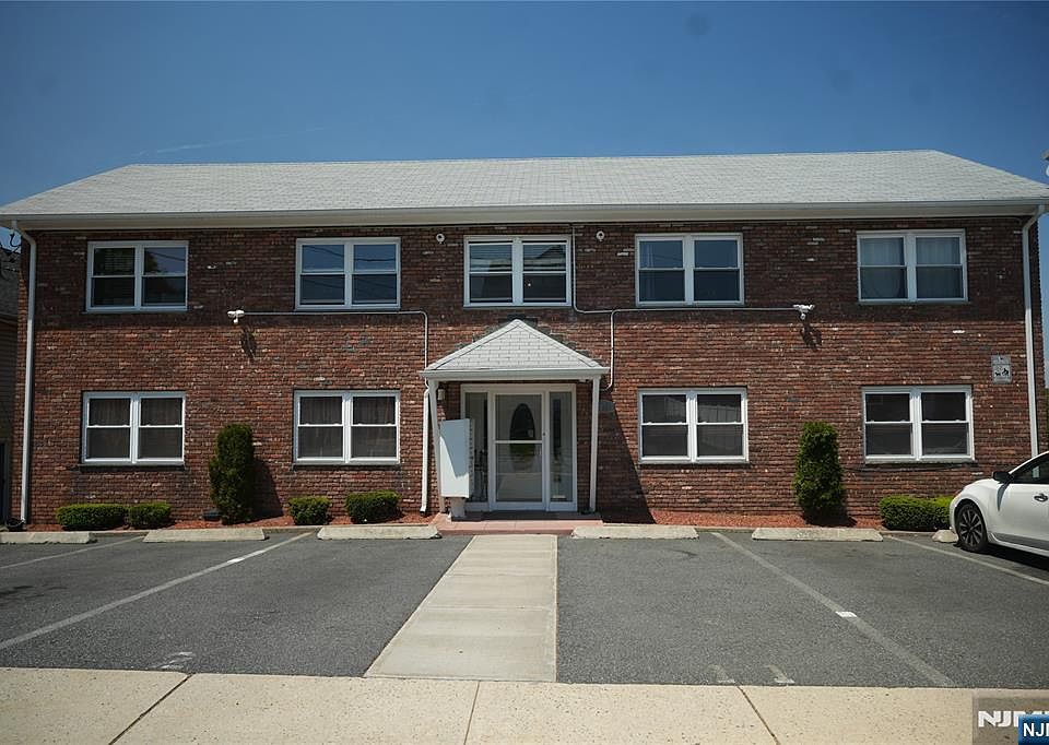 1st image of 61 Brighton Ave Unit 10