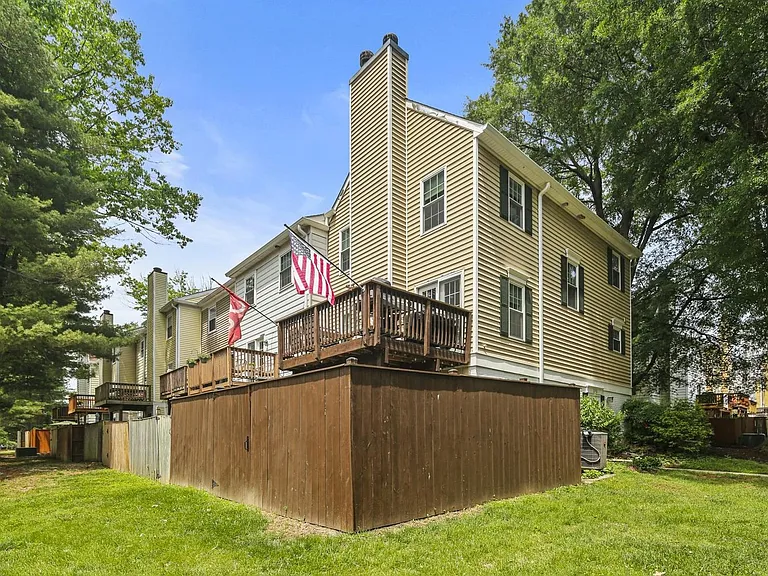 1531 Marlborough Ct — Photo 31