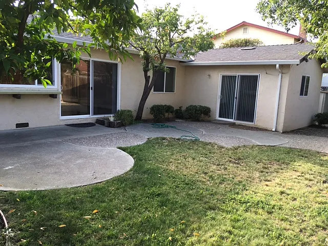 1616 Finch Way — Photo 15