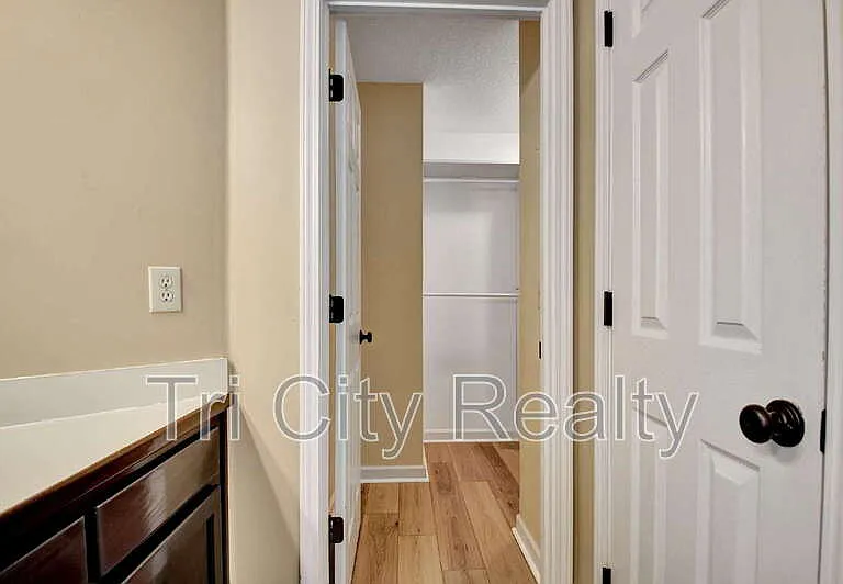 49 Montrose Ln — Photo 65