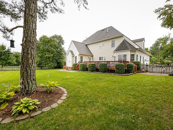 4th image of 8309 Charing Ln
