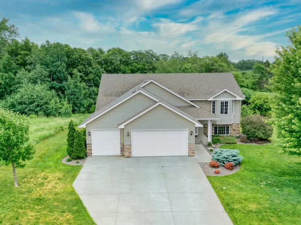 31069 Algonquin Trl, Chisago City, MN 55013