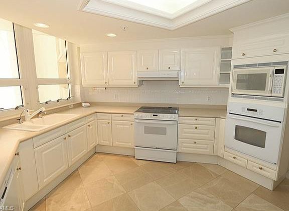 5th image of 4021 Gulf Shore Blvd N APT 703