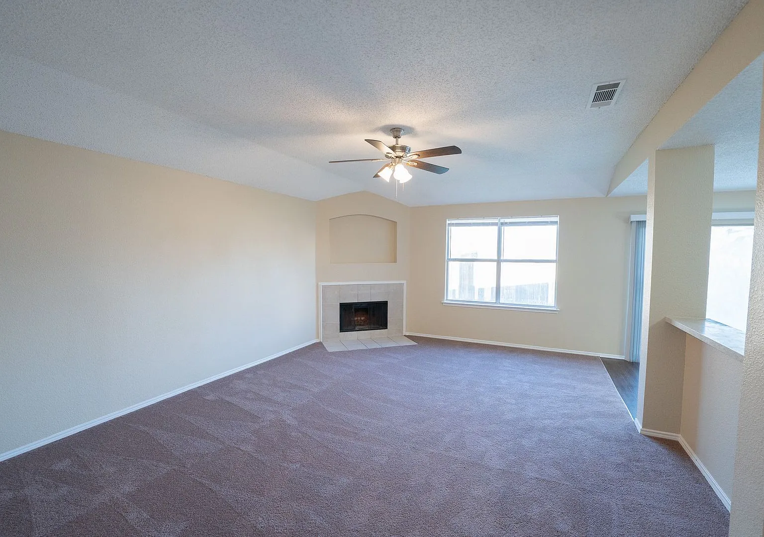 3 bedroom home over 1500 sqft! — Photo 4