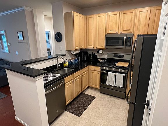 4th image of 2321 25th St S APT 203