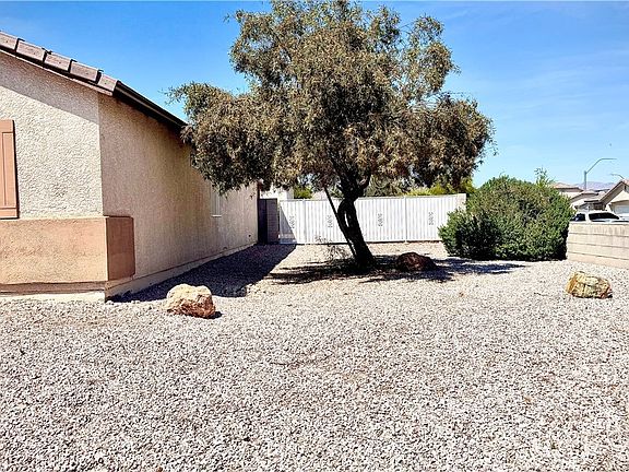 4th image of 814 Hunters Ridge Way