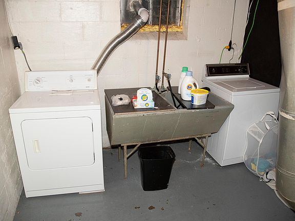 3rd image of 1083 Sells Ave APT G
