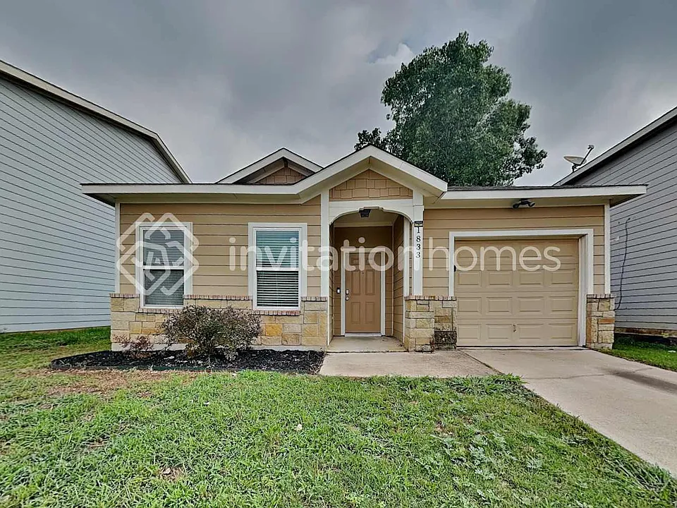 1833 Wickham Dr