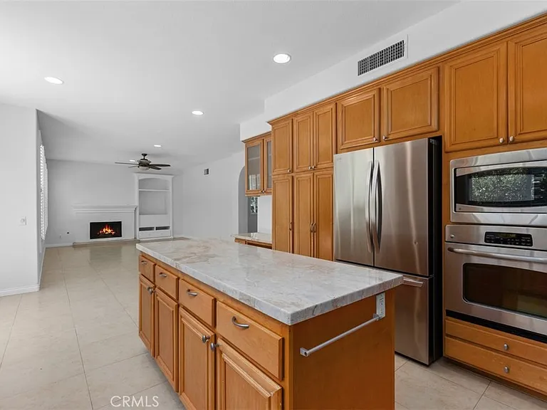 82 Laurelhurst Dr — Photo 10