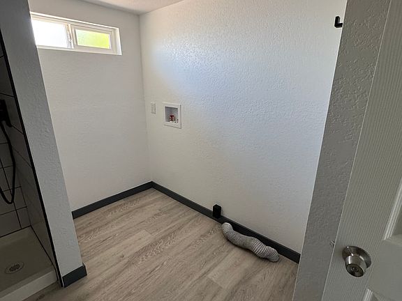 5th image of 268 E Rolling Hills Dr