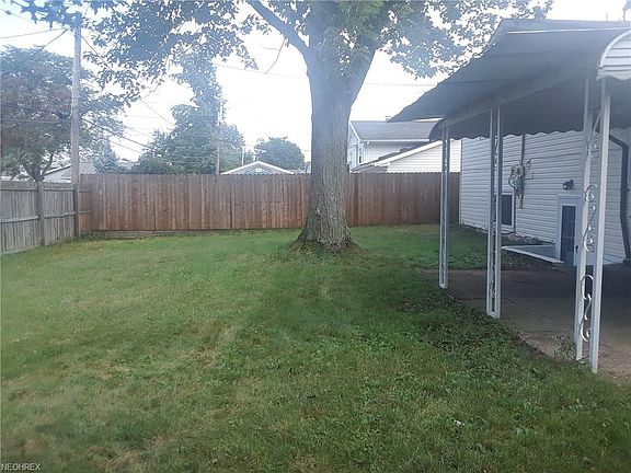 3rd image of 25190 Deerfield Dr