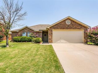 908 Chestnut Ave, Burleson, TX 76028
