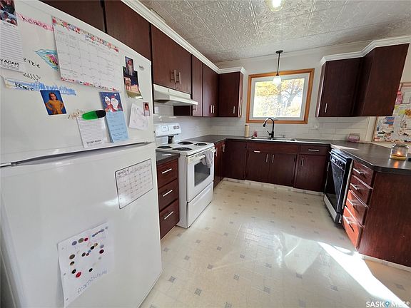 2nd image of 503 Thompson Street
