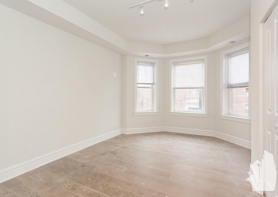 1st image of 2541 N California Ave #2F