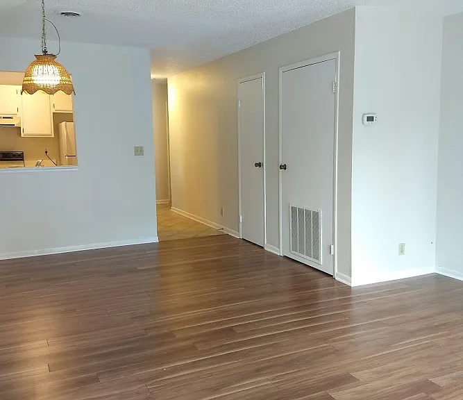 7 Lakeshore Cir #130 — Photo 10