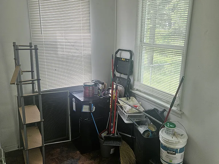 Back extra workroom