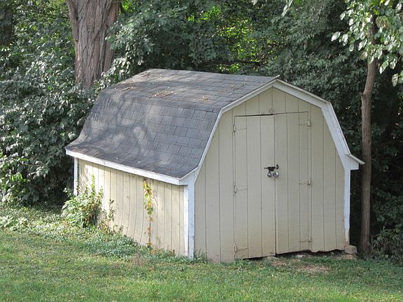 5th image of 3249 Boxwood Dr