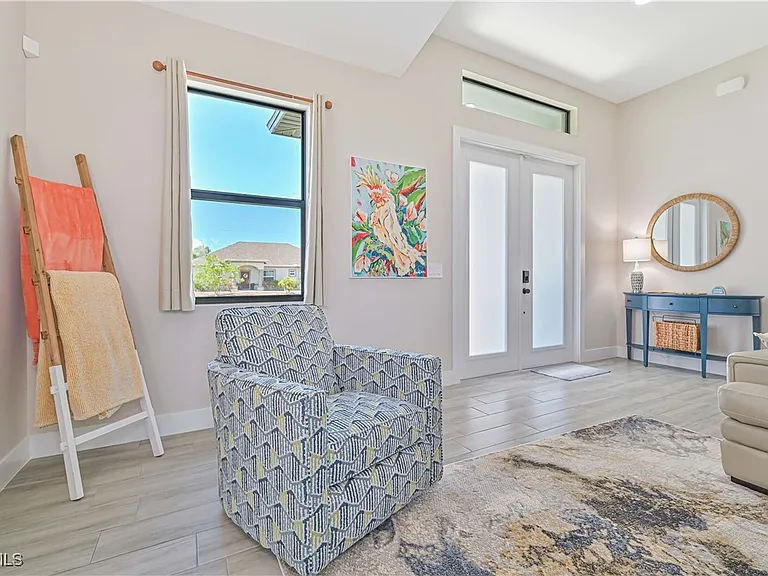 1137 SW 29th Ter — Photo 10