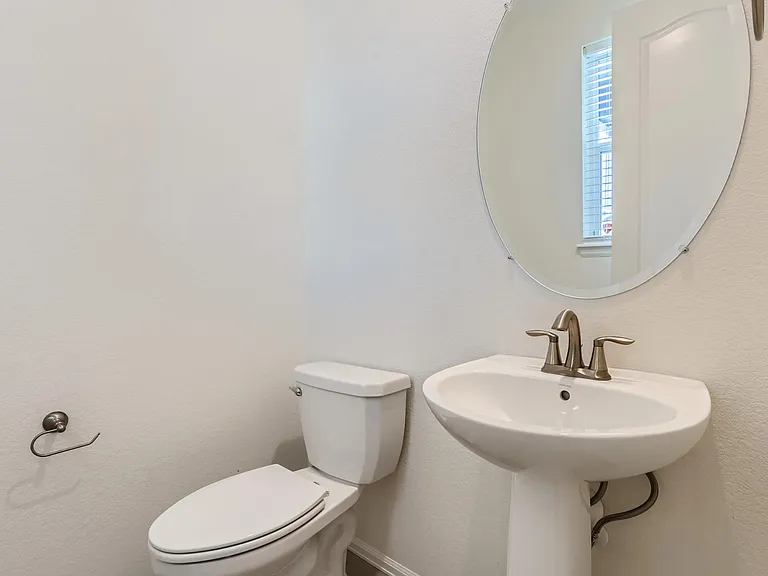 14980 Vienna Cir — Photo 14