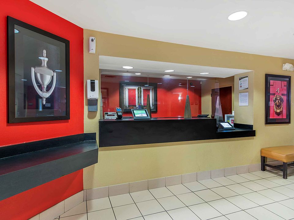 Lobby and Guest Check-in