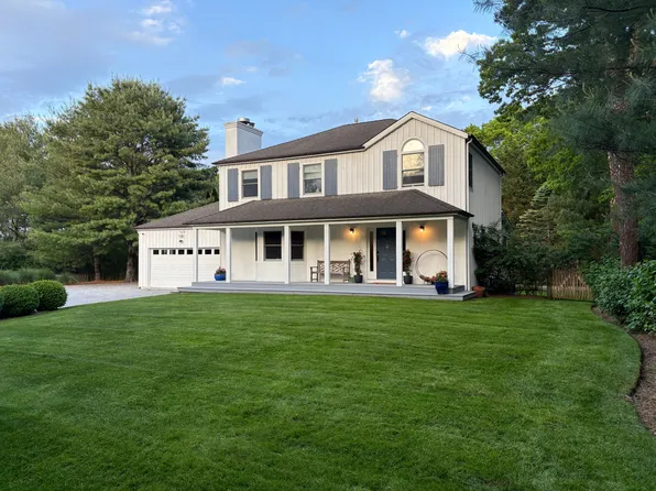 100 Wainscott Northwest Rd, Wainscott, NY 11975